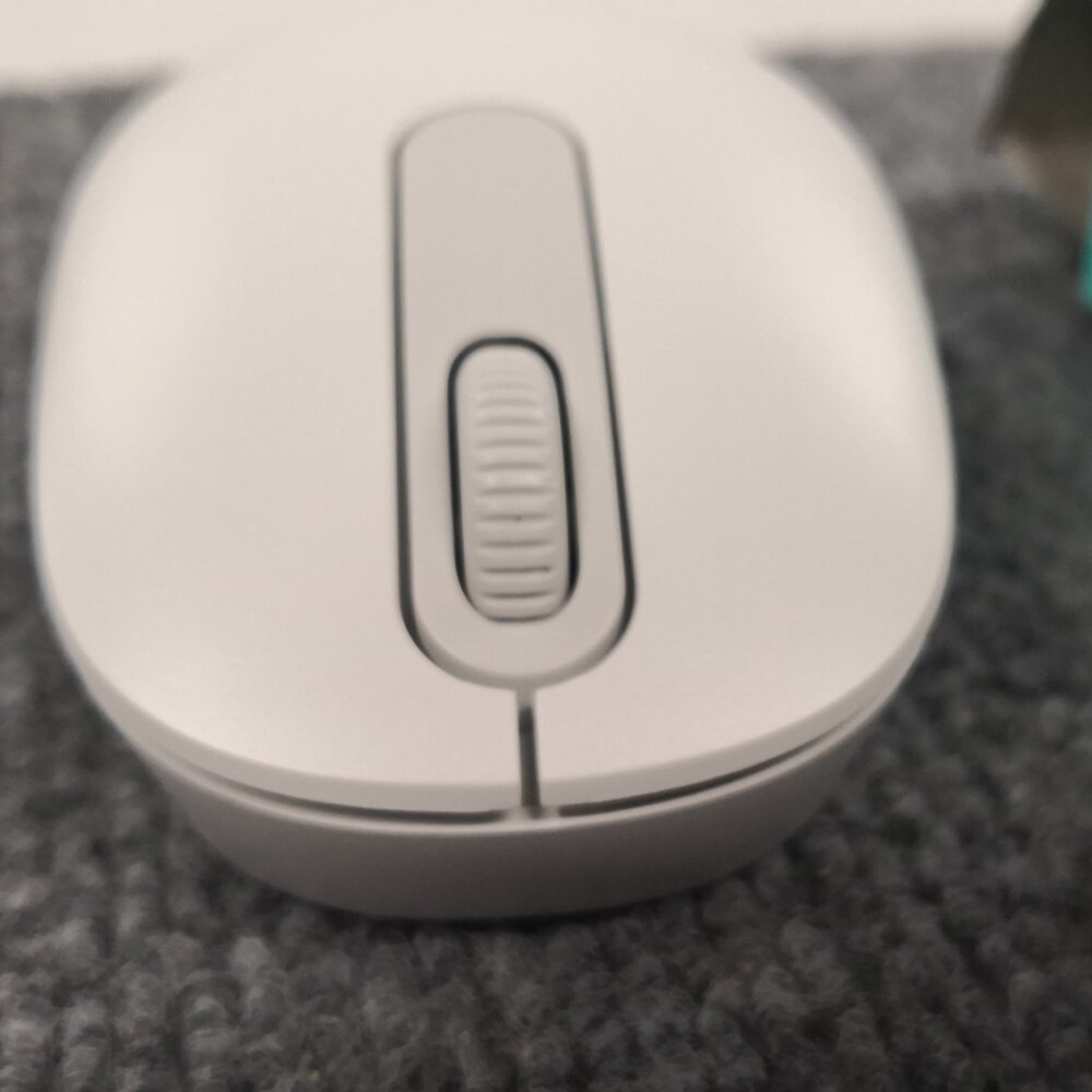 Logitech M196 Lightweight Bluetooth Wireless Optical Mouse WHITE